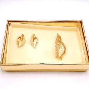 Vintage JJ Jonette Jewelry Leaf Brooch Clip-On Earrings 10K Gold Brushed Set